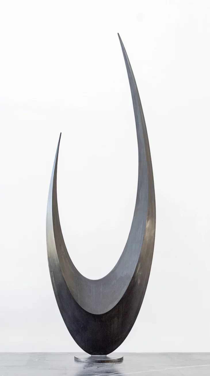 sculpture contemporaine abstraite métal par l'artiste francais francis guerrier