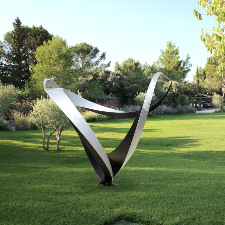 ensemble,sculpture contemporaine en metal pour le jardin de francis guerrier a retrouvez dans la galerie en ligne art mourier