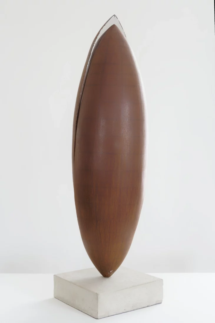 sculpture contemporaine en acier corten et inox poli miroir de felix valdelievre , disponible à la vente sur artmourier