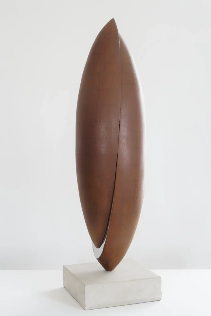 sculpture contemporaine en acier corten et inox poli miroir de felix valdelievre , disponible à la vente sur artmourier