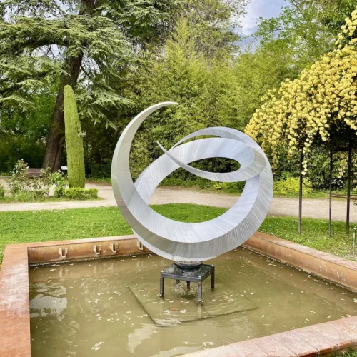 ensemble,sculpture contemporaine en metal pour le jardin de francis guerrier a retrouvez dans la galerie en ligne art mourier