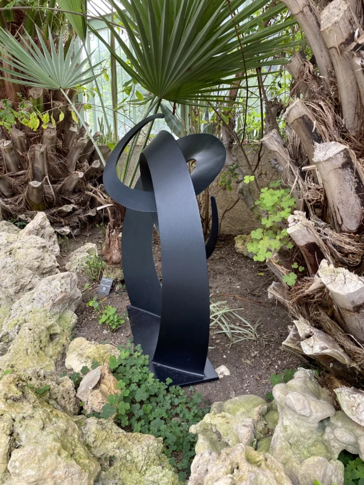 sculpture contemporaine abstraite métal par l'artiste francais francis guerrier
