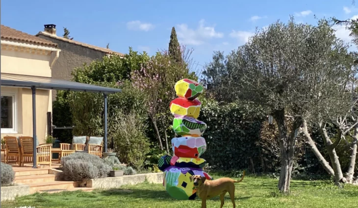 sculpture contemporaine colorée monumentale de thoma ryse
