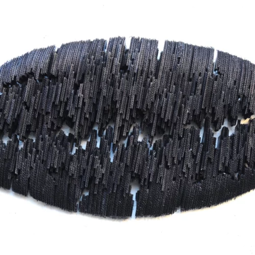 sculpture contemporaine murale noire en carton du sculpteur pierre riba en vente chez art mourier