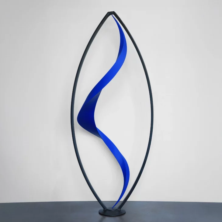 sculpture contemporaine abstraite métal par l'artiste francais francis guerrier