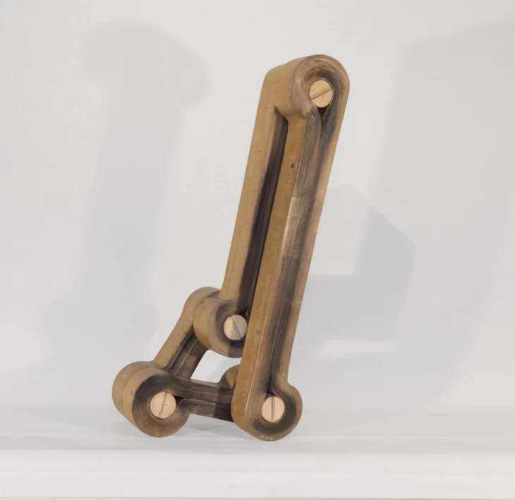 sculpture contemporaine en compression de papier kraft de jean-francois auber disponible a la vente sur artmourier.com