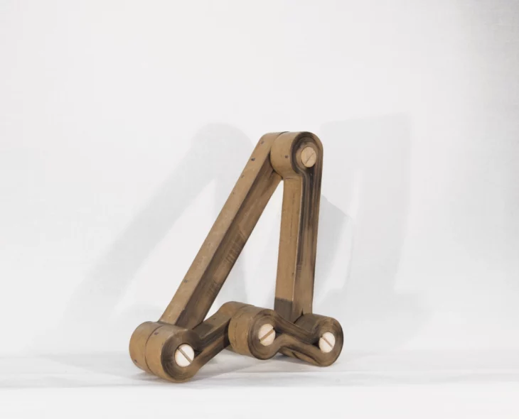 sculpture contemporaine en compression de papier kraft de jean-francois auber disponible a la vente sur artmourier.com