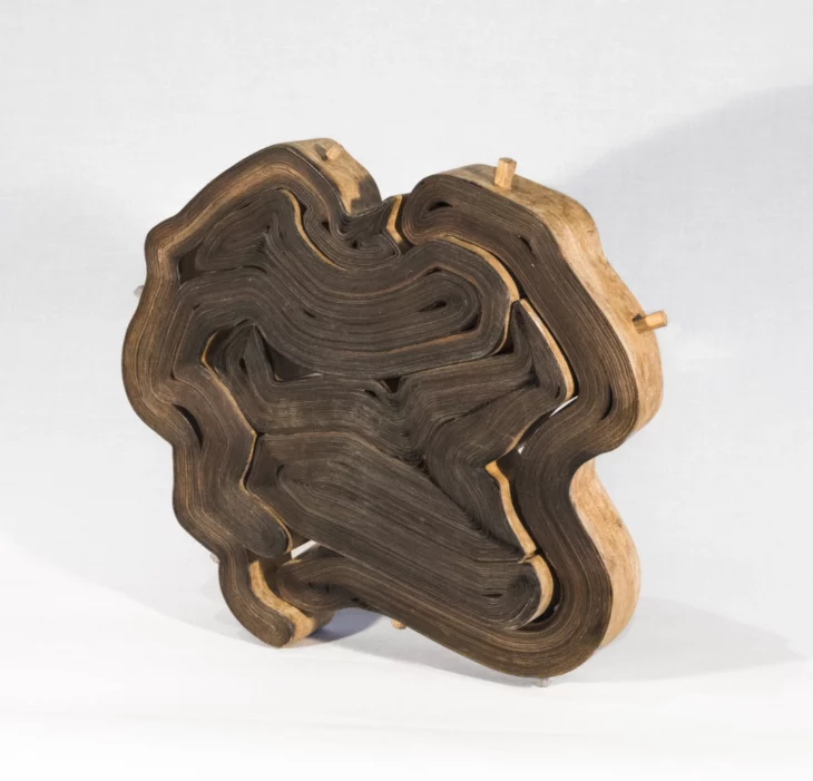 sculpture contemporaine en compression de papier kraft de jean-francois auber disponible a la vente sur artmourier.com